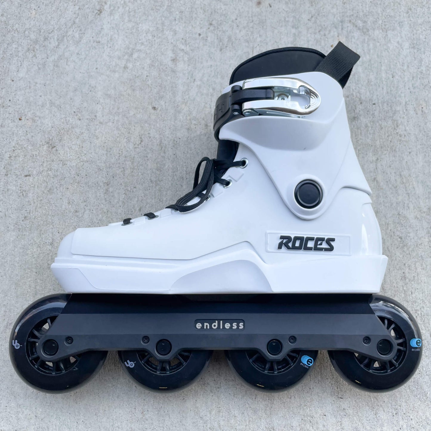 Endless 90 UFS Black with Slider 4x84 mm - Roces M12