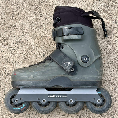 Endless Blading Co. SJR UFS frame with sliders in gray mounted on an gray aggressive inline skate with 84mm wheels